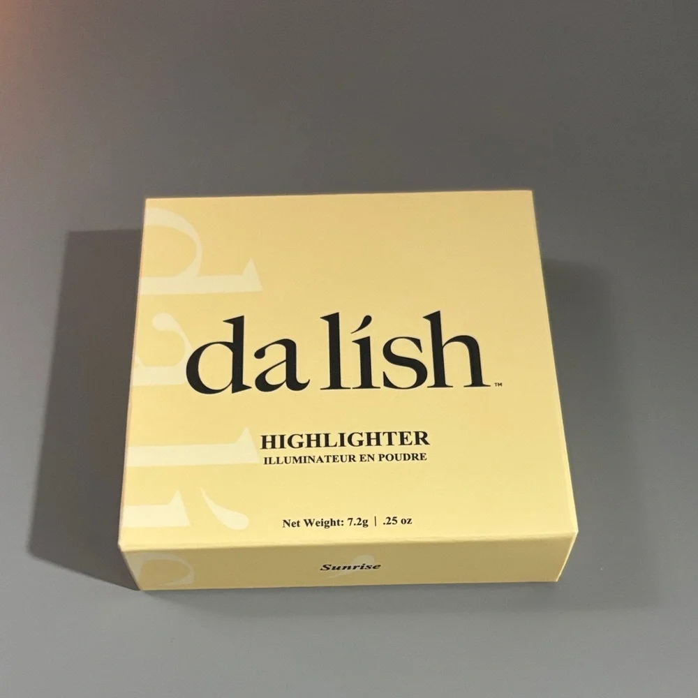 Da lish cosmetics highlighter in sunrise
